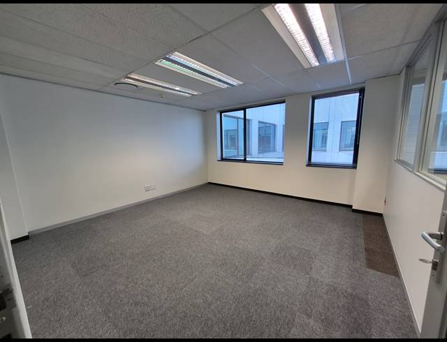 2,078M² OFFICE TO LET IN ROSEBANK